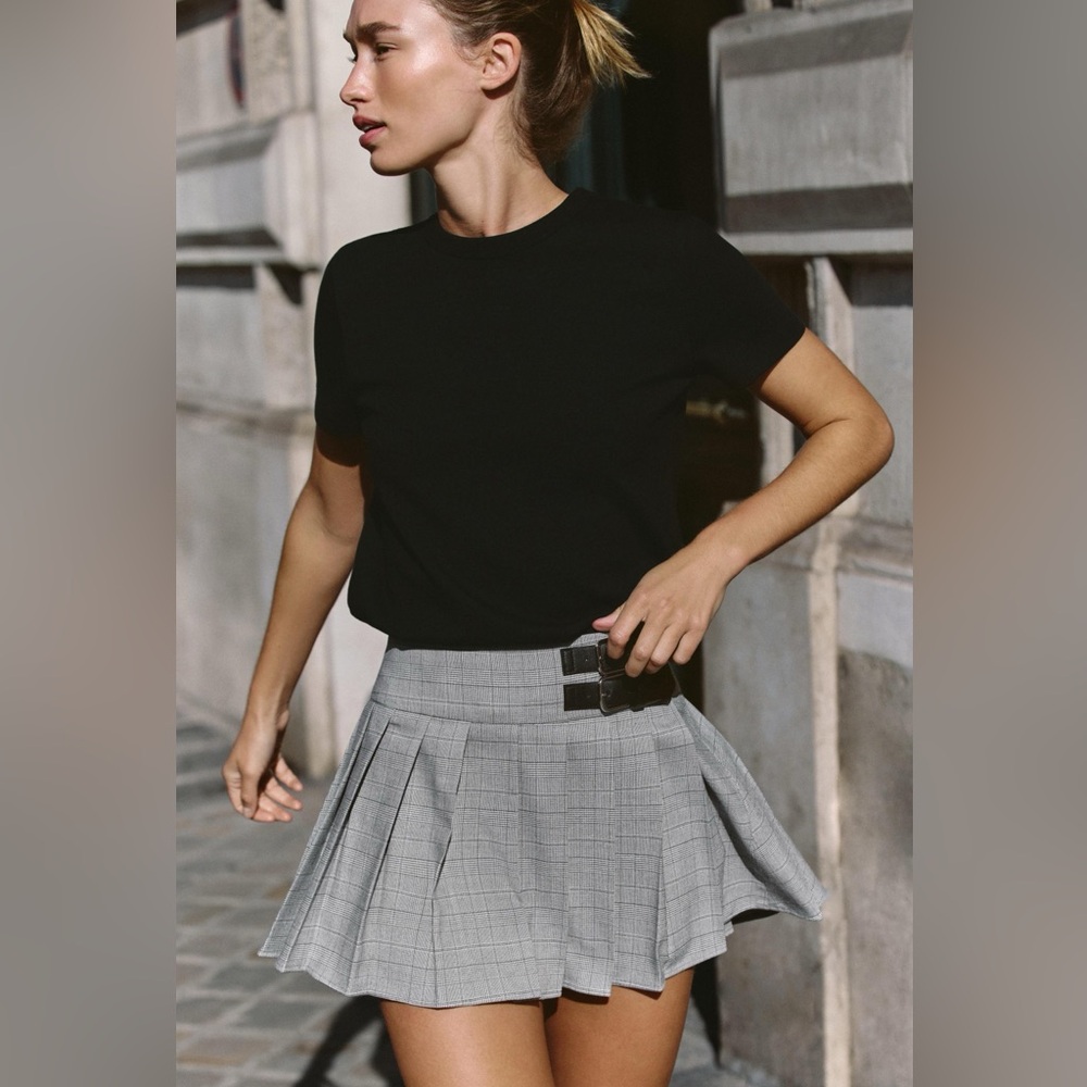 Gray Plaid Pleated Skort with Buckle Detail - Picture 2 of 11
